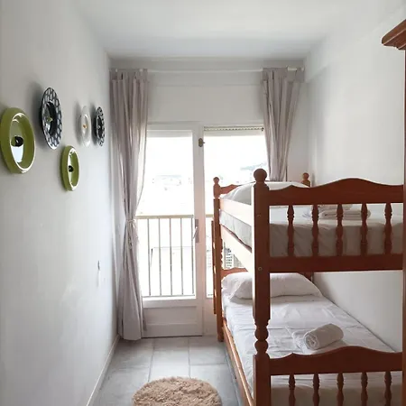 Apartment Bright With Two Balconies And A Seaside Pool *