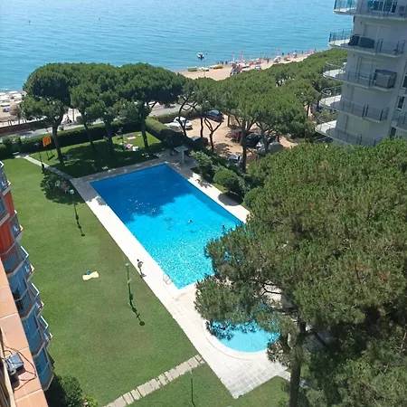 Apartment Bright With Two Balconies And A Seaside Pool