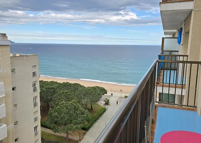 アパート Bright With Two Balconies And A Seaside Pool ブラナス