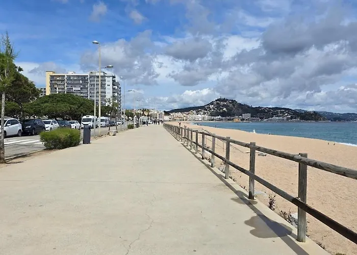 アパート Bright With Two Balconies And A Seaside Pool ブラナス