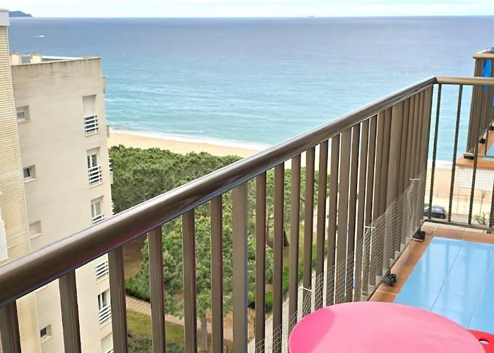 Bright With Two Balconies And A Seaside Pool *