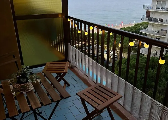 Bright With Two Balconies And A Seaside Pool ブラナス